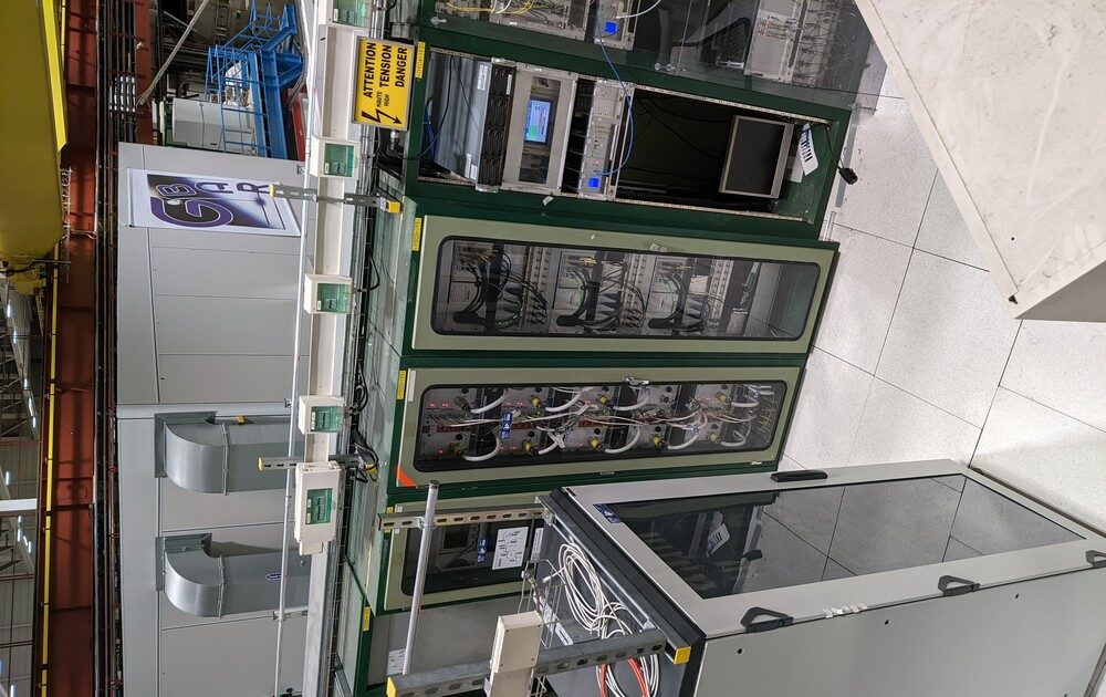 Racks de servidores em data center para computacao em nuvem e IA